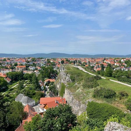 Ruttner Suite Veszprem Ngoại thất bức ảnh
