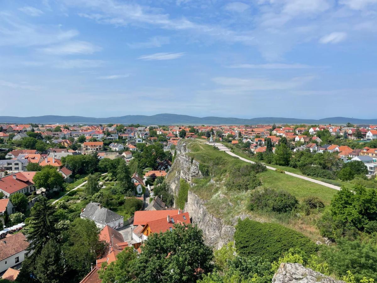 Ruttner Suite Veszprem Ngoại thất bức ảnh