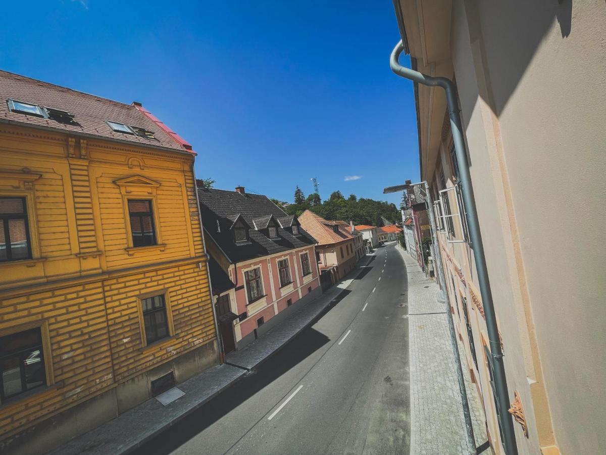Ruttner Suite Veszprem Ngoại thất bức ảnh
