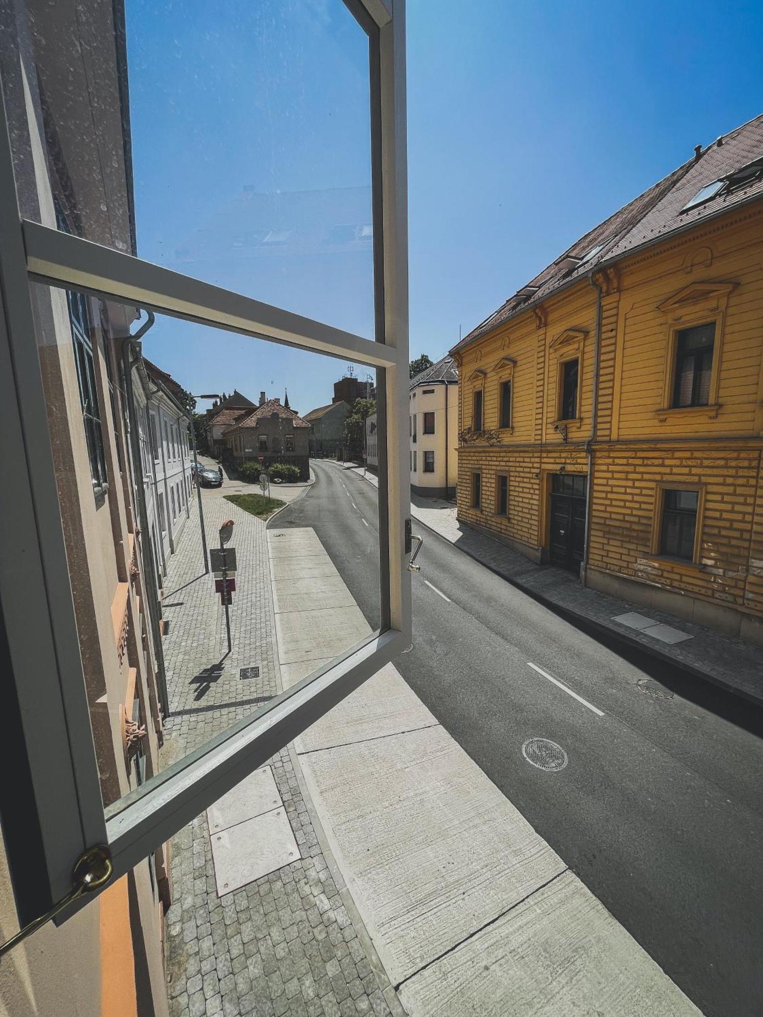 Ruttner Suite Veszprem Ngoại thất bức ảnh